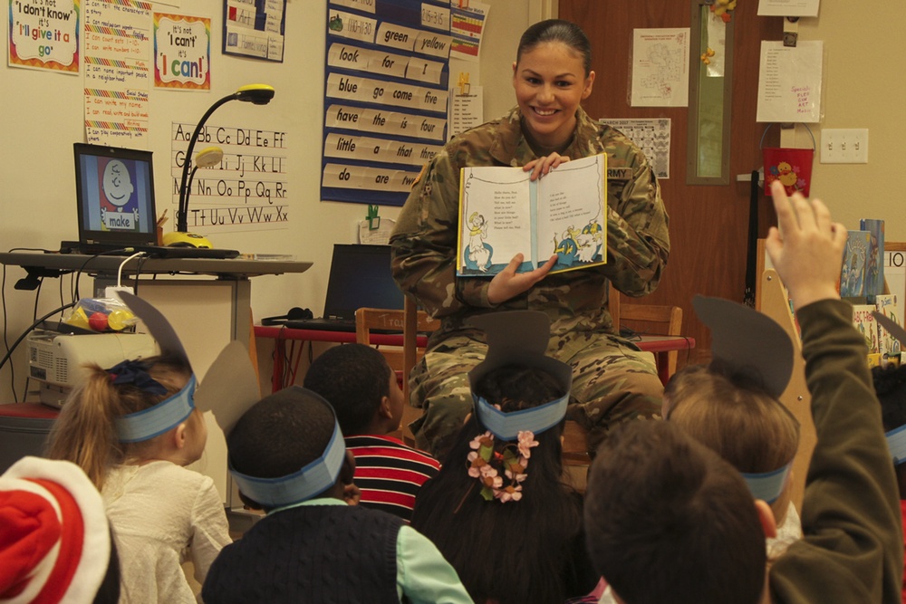Marshall Elementary, 716th MP Soldiers  celebrate NEA’s Read Across America Day