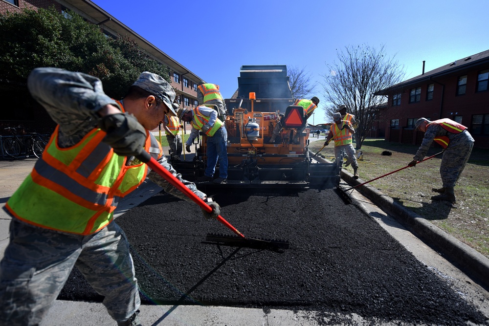 19th CES &quot;Dirt Boyz&quot; repair Little Rock AFB roads