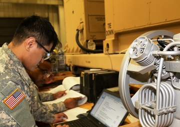 Soldiers train at Fort McCoy RTS-Maintenance to build 91J equipment-repair skills