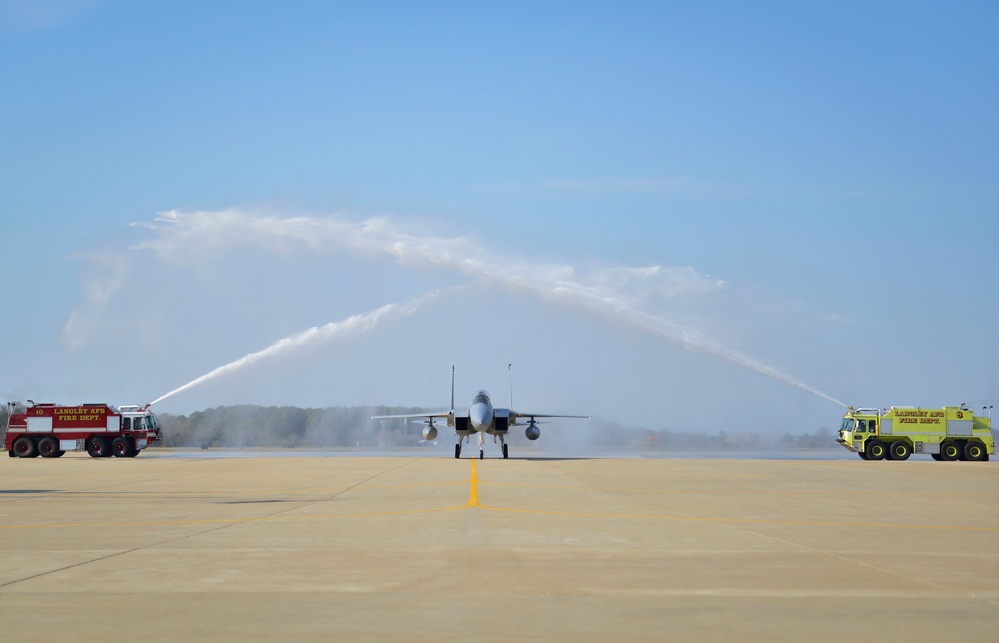 Gen. Carlisle logs final flight