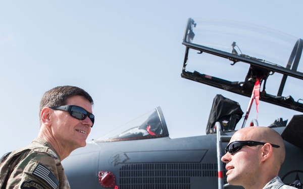 CENTCOM commander visits deployed Airmen and Soldiers