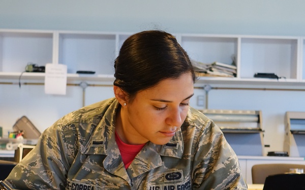 U.S. Airmen teach intelligence course in Australia