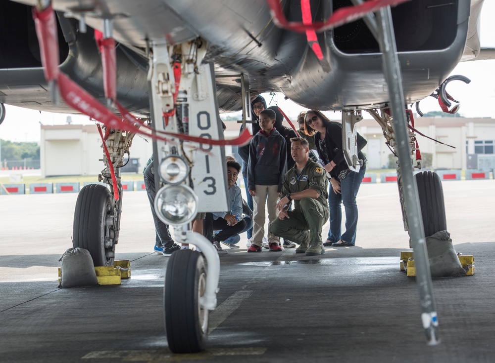 Fighter Pilots teach STEM: Kadena Middle Schoolers visit 18th Operations Support Squadron