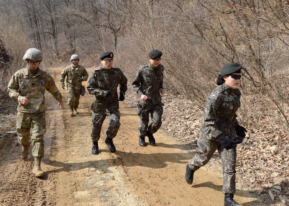 ‘Guardian’ Soldiers prepare for EFMB with Korean partners