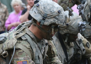 Louisiana Leadership Learns What it Takes to be a Soldier