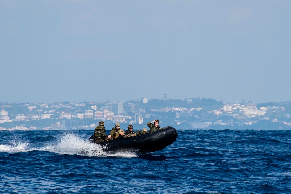 31st MEU departs USS Green Bay during CRRC raid