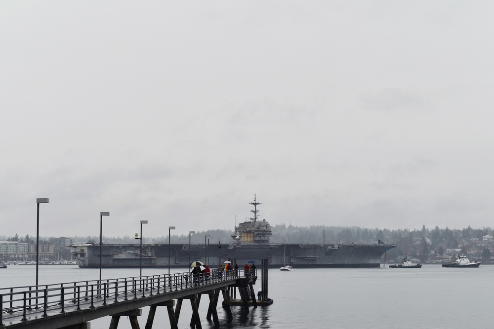 Decommissioned USS Independence Begins its Journey to Brownsville, Texas for Dismantling