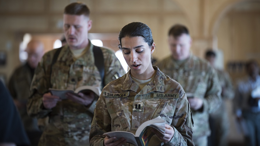 Kandahar chaplain provides services, counseling