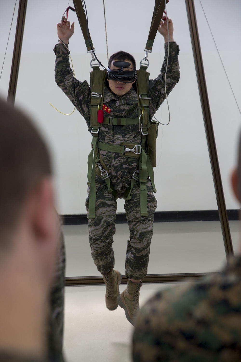 Republic of Korea, U.S. recon Marines train for parachute operations