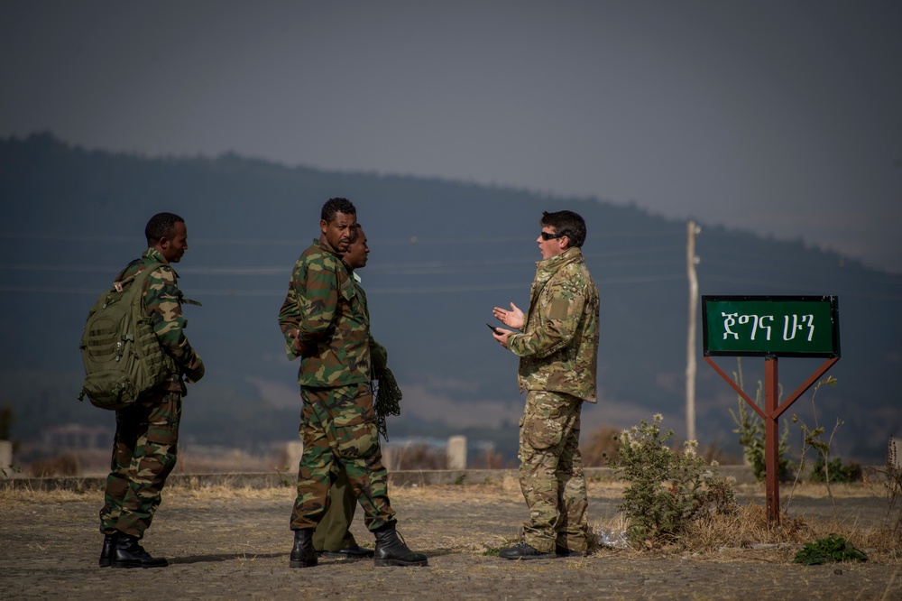 U.S. Navy EOD trains ENDF