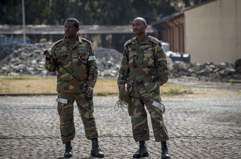 U.S. Navy EOD trains ENDF