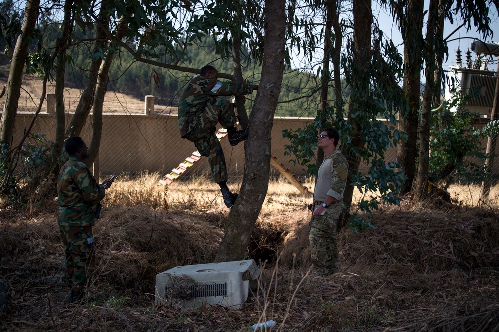 U.S. Navy EOD trains ENDF