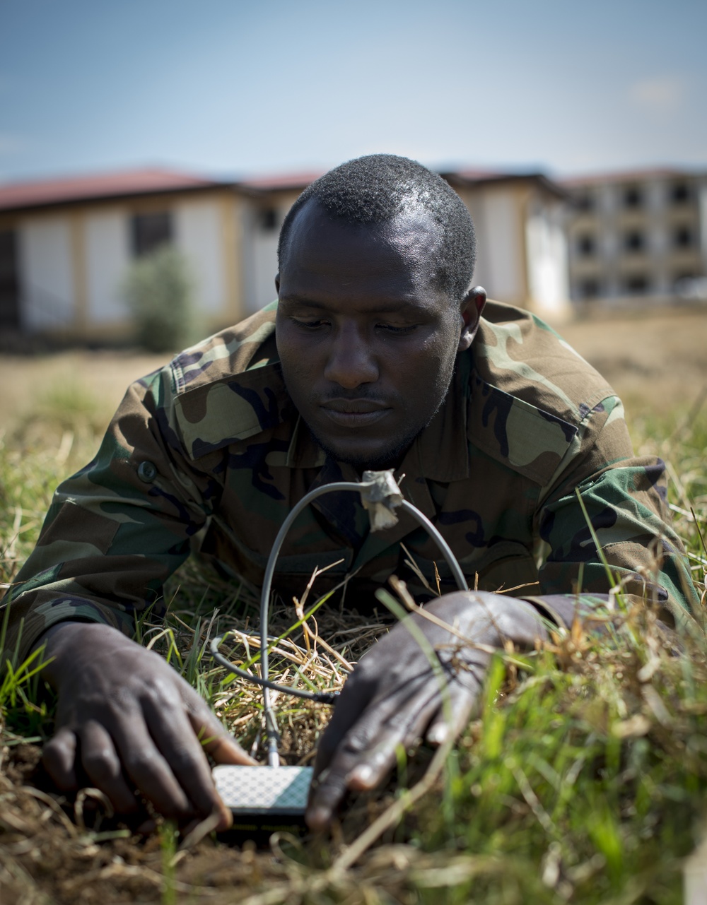 U.S. Navy EOD trains ENDF