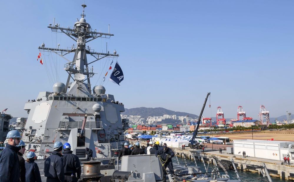 USS Wayne E. Meyer Arrives in Busan, Republic of Korea