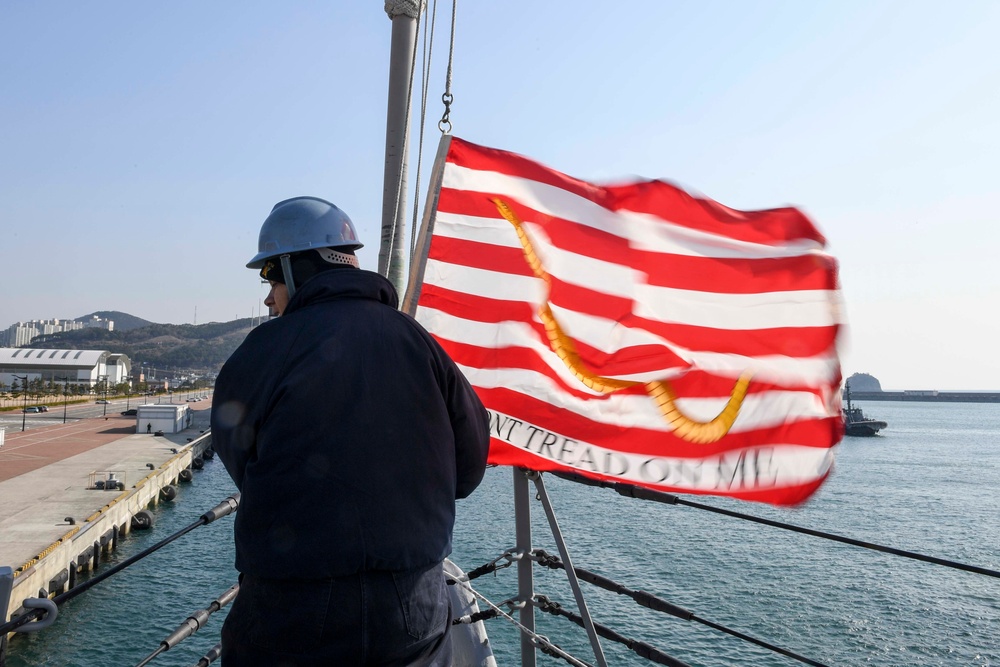 USS Wayne E. Meyer Arrives in Busan, Republic of Korea