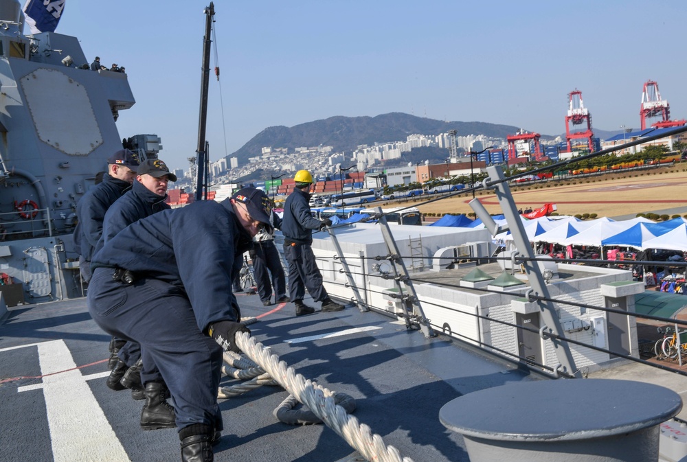 USS Wayne E. Meyer Arrives in Busan, Republic of Korea