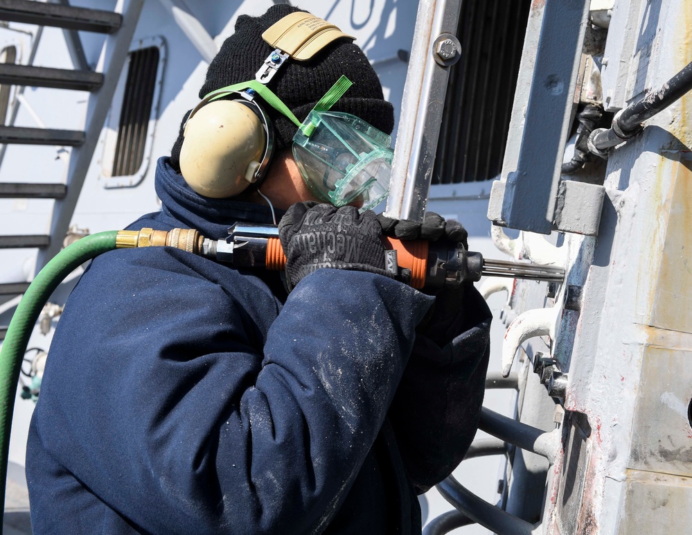 USS Wayne E. Meyer (DDG 108) Performs Preservation Operations