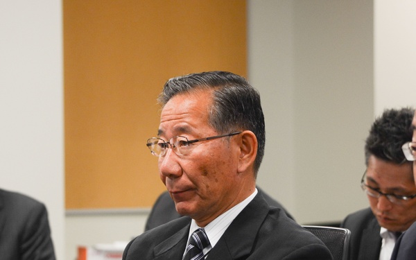 Japanese industry delegation visits Army lab