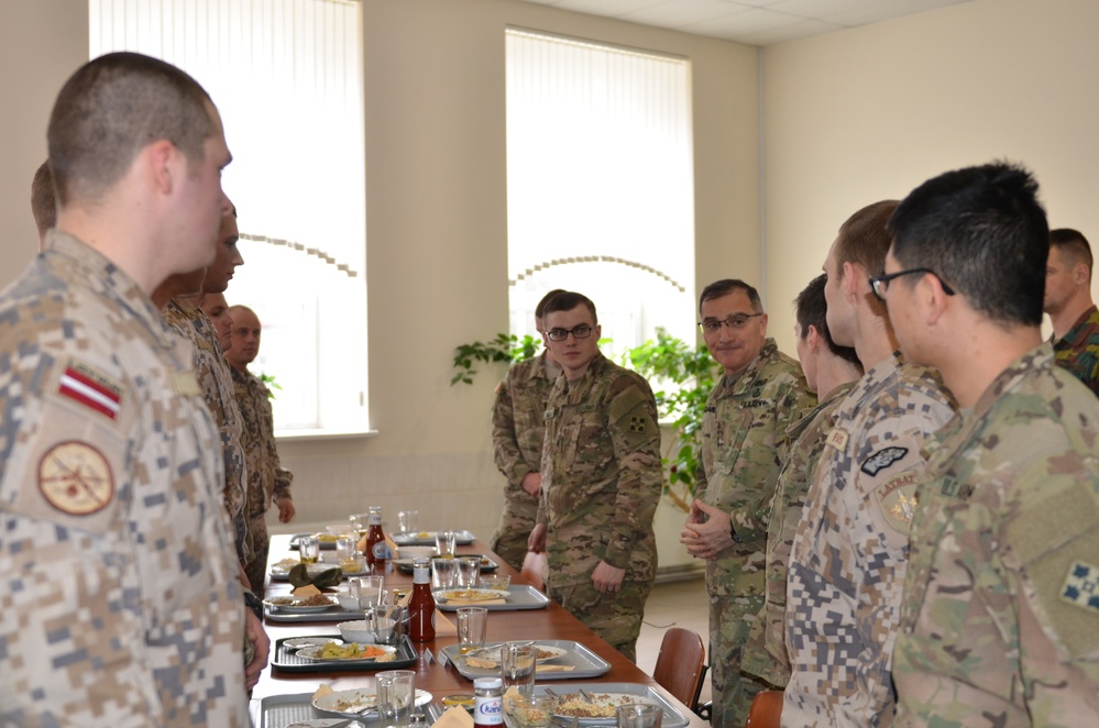 Commander of U.S. European Command visits Latvia