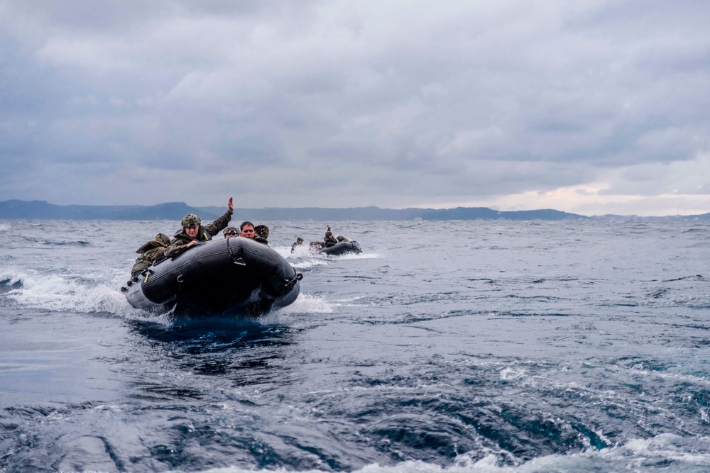 Green Bay and 31st MEU conduct CRRC rehearsal off the coast of Okinawa