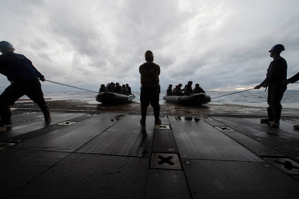 Green Bay and 31st MEU conduct CRRC rehearsal
