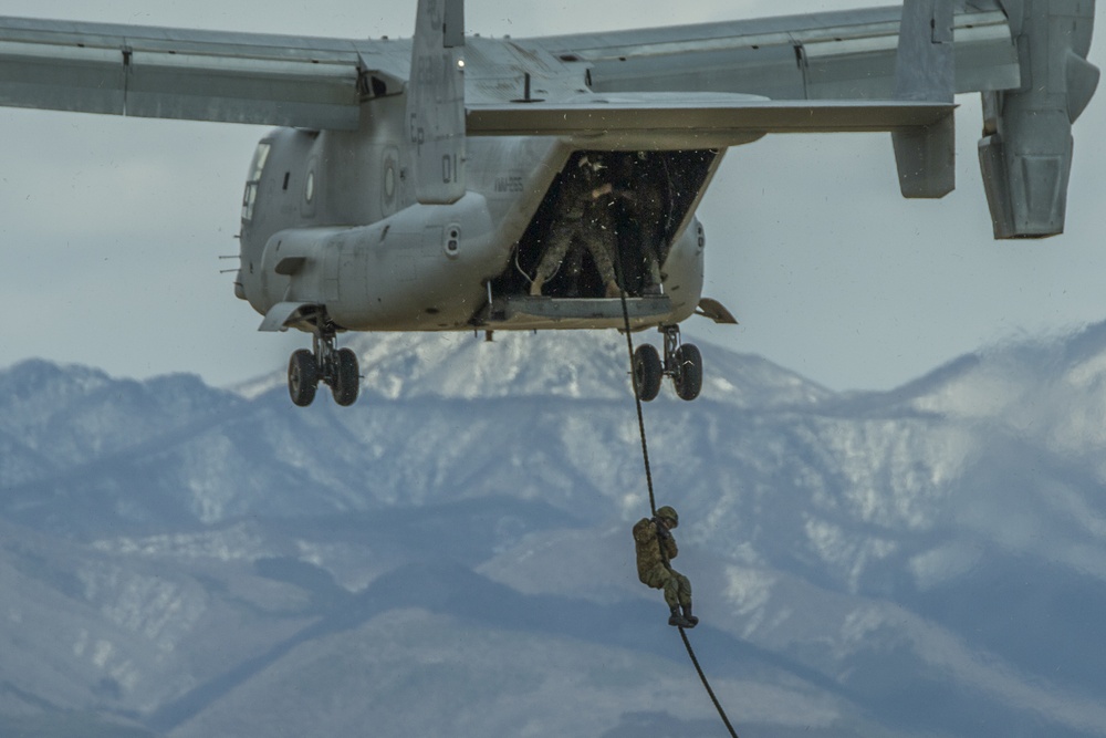 Japanese Soldiers fast rope off Osprey