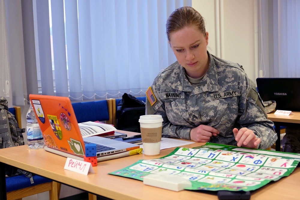 7th MSC Civil Affairs Soldiers learn Russian language basics