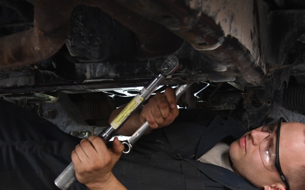 Air Force mechanics put wheels on the ground