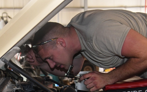 Air Force mechanics put wheels on the ground