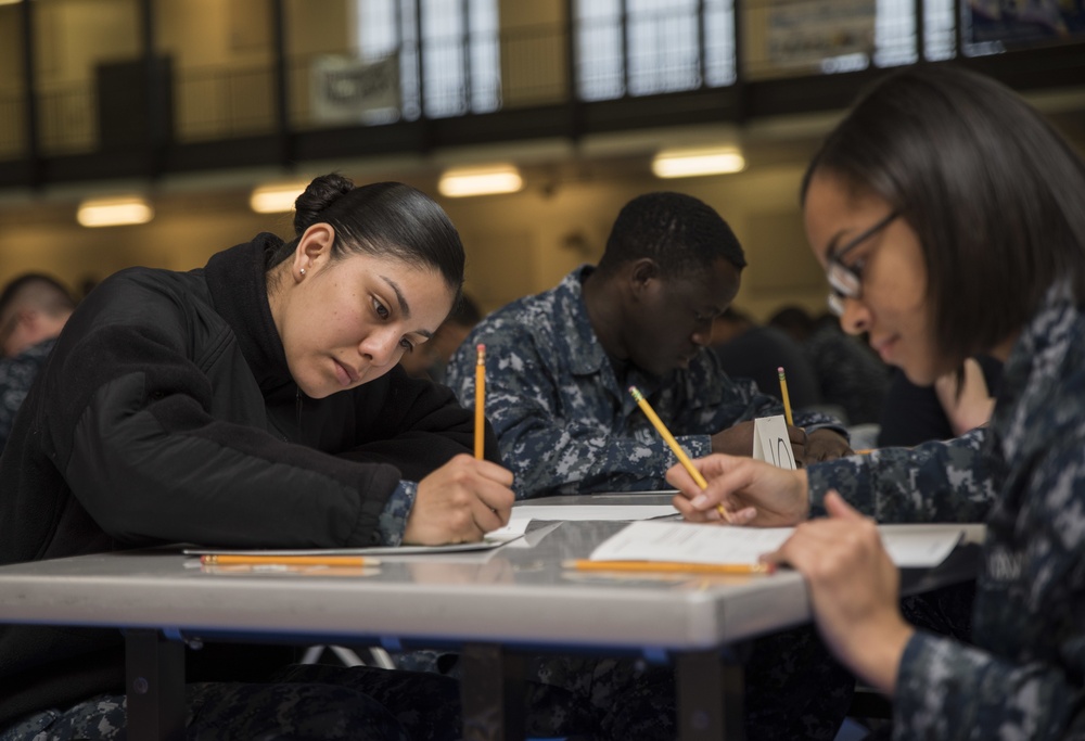 DVIDS Images Sailors Take Navywide E4 Advancement Exam [Image 1 of 3]