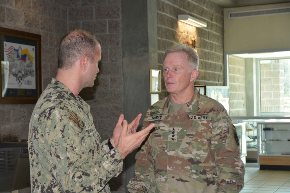 SOCOM Commander Visits NAVSCIATTS