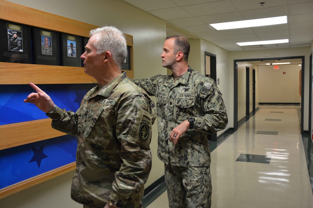 SOCOM Commander Visits NAVSCIATTS