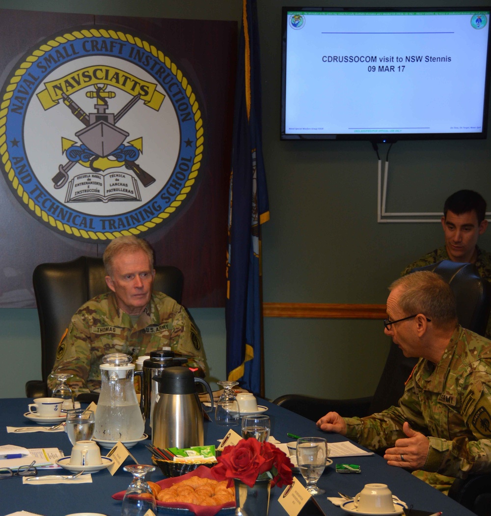 SOCOM Commander Visits NAVSCIATTS