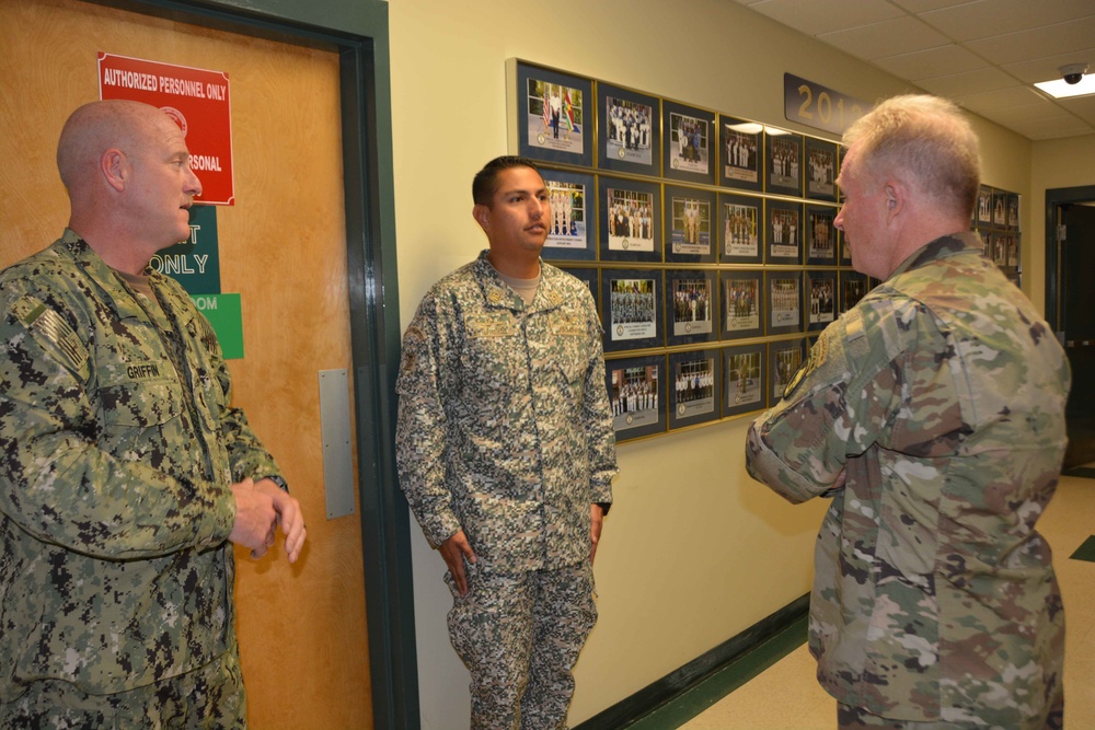 SOCOM Commander Visits NAVSCIATTS