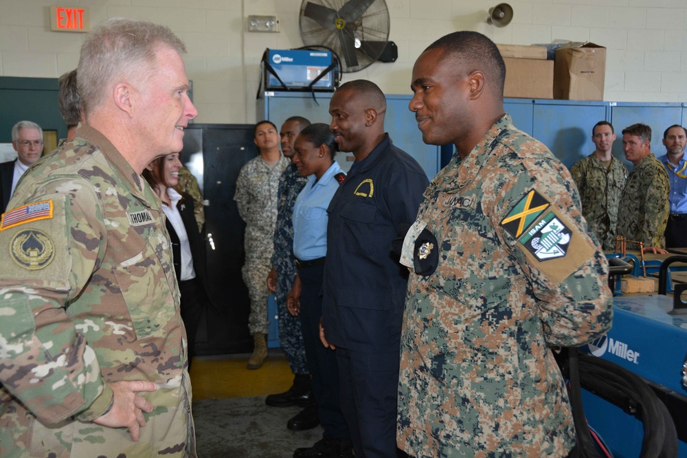 SOCOM Commander Visits NAVSCIATTS