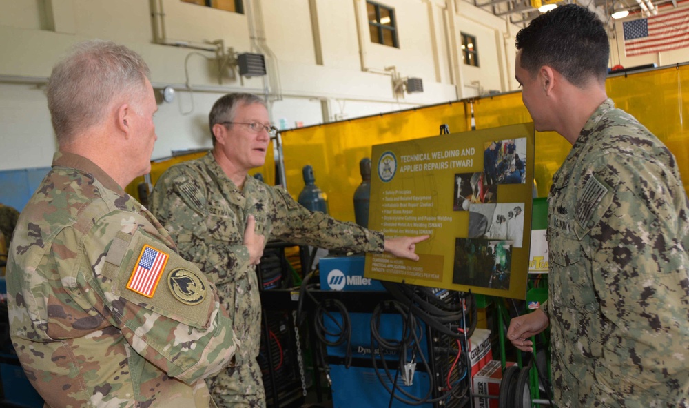 SOCOM Commander Visits NAVSCIATTS