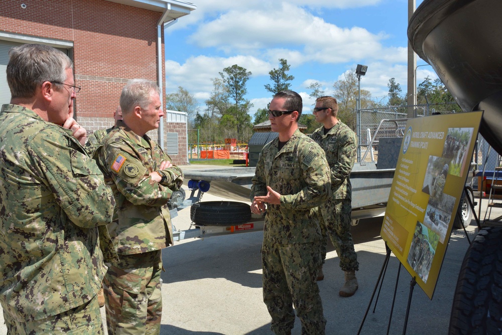 SOCOM Commander Visits NAVSCIATTS