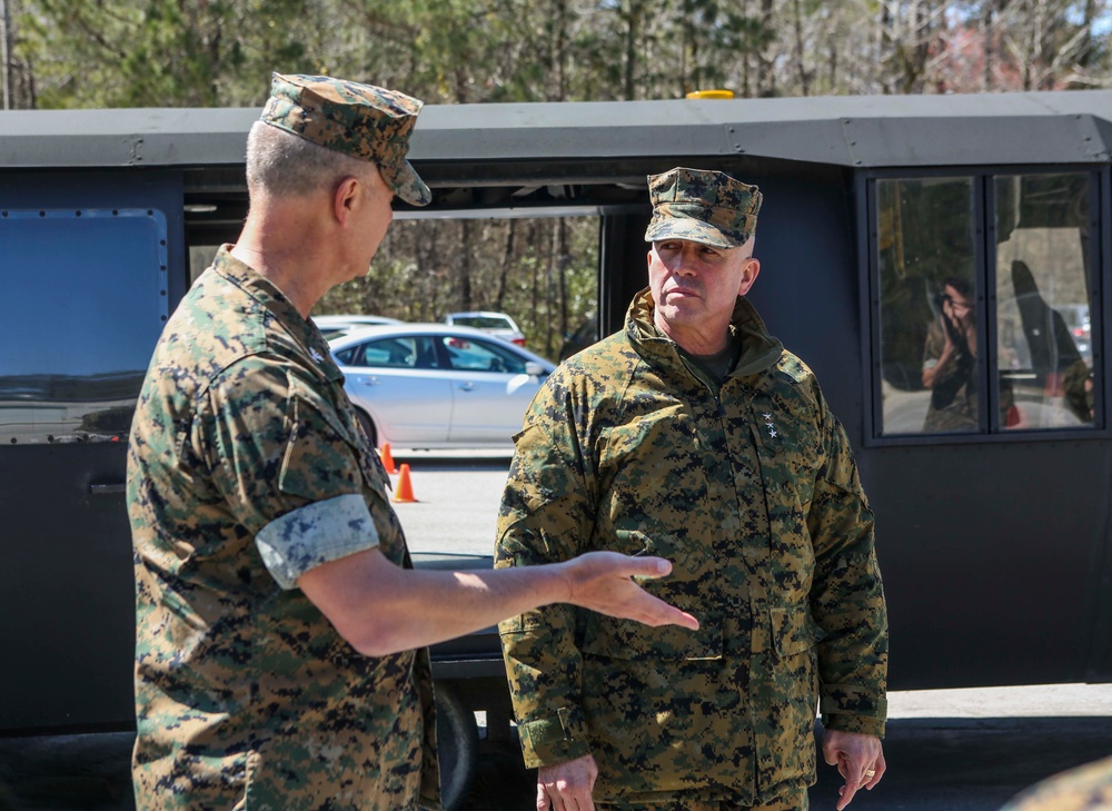 Lt. Gen. Wissler visits 2D MLG