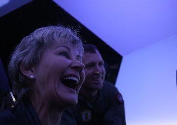 Surgeons drop scrubs, take on simulators