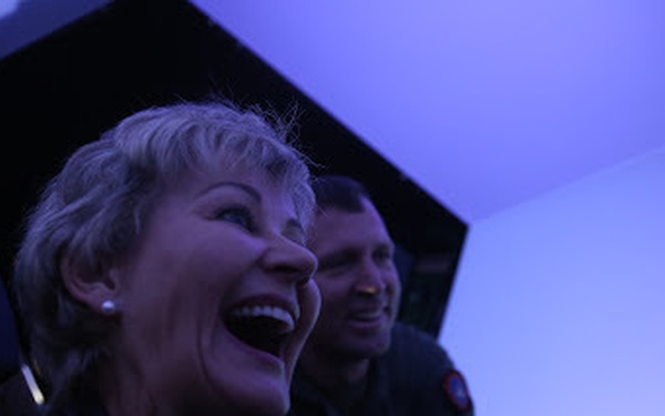 Surgeons drop scrubs, take on simulators