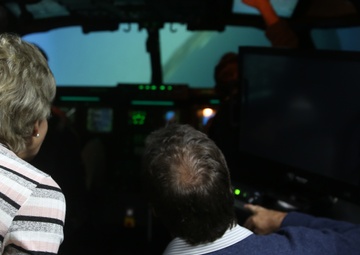 Surgeons drop scrubs, take on simulators