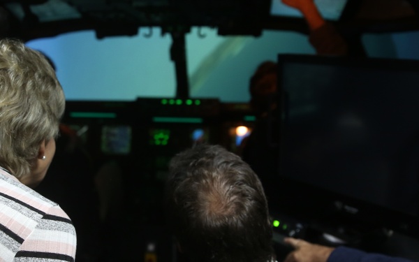 Surgeons drop scrubs, take on simulators