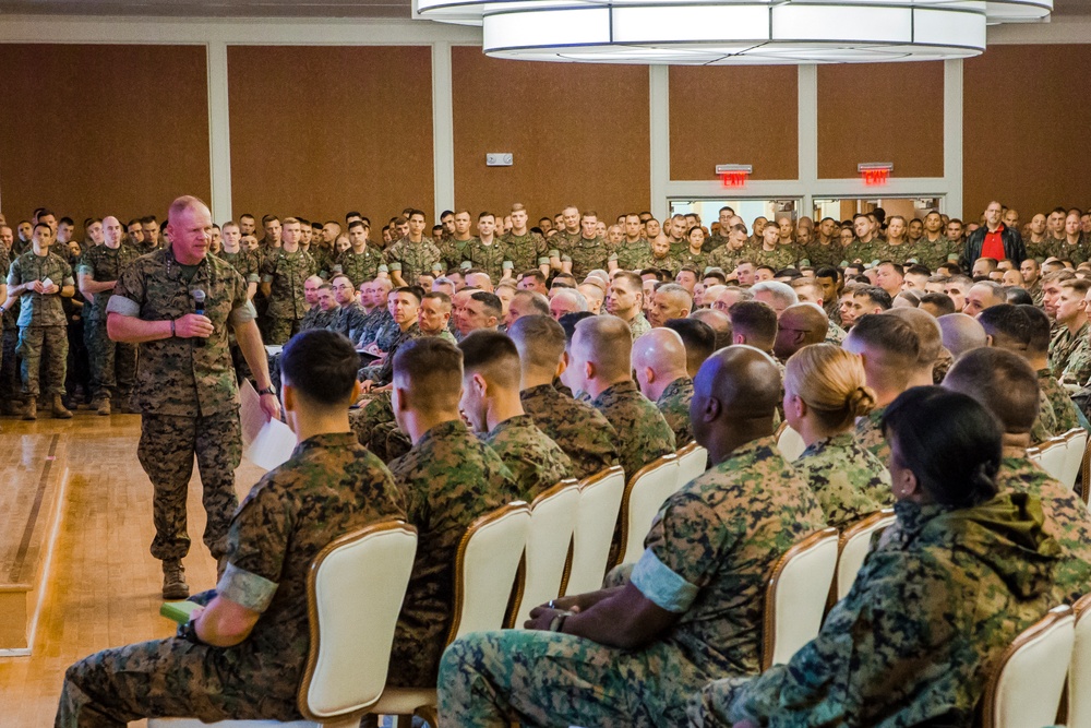 CMC addresses Service members on Camp Lejeune