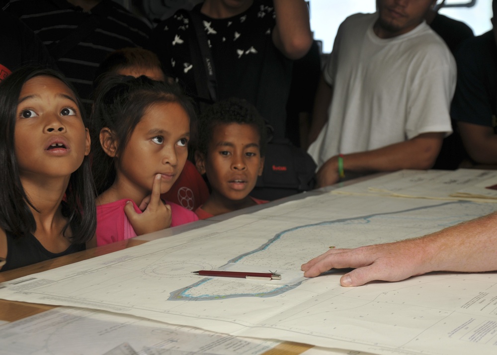 Majuro Co-op School Tours USS Frank Cable