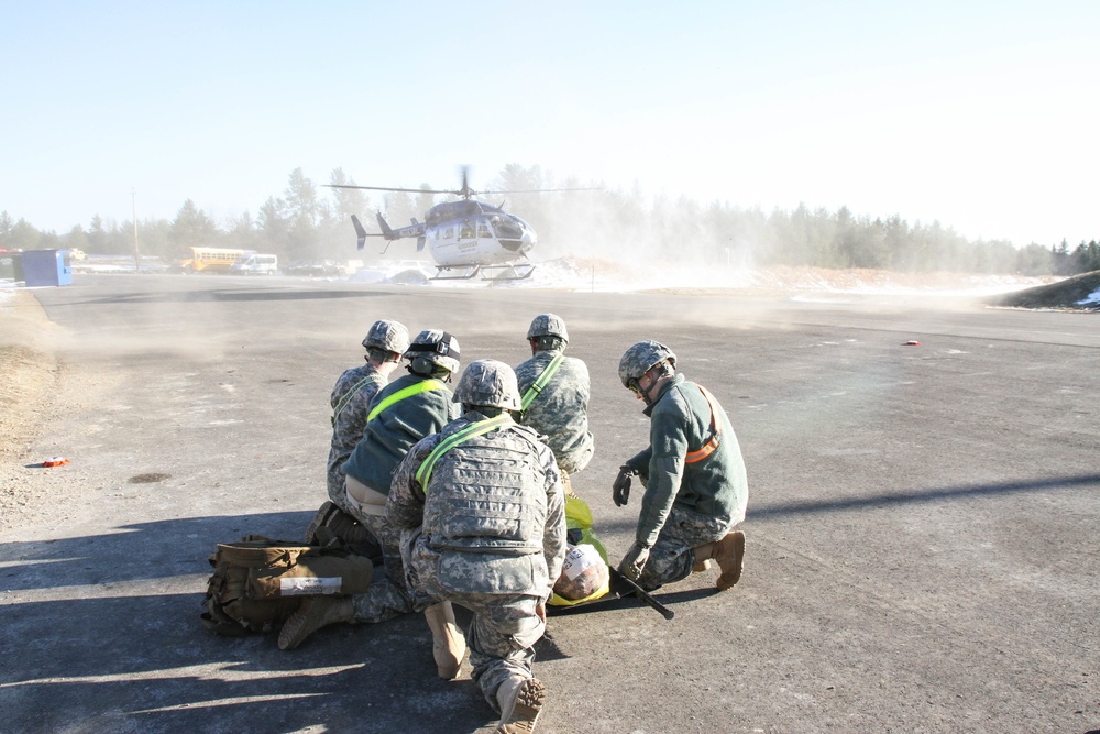 Medics train for MEDEVAC during Op Cold Steel 2017