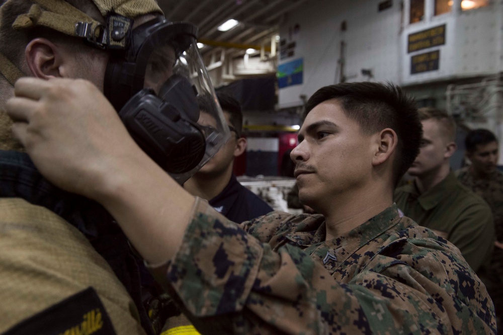 Marines and Sailors DC training aboard USS Bonhomme Richard (LHD 6)