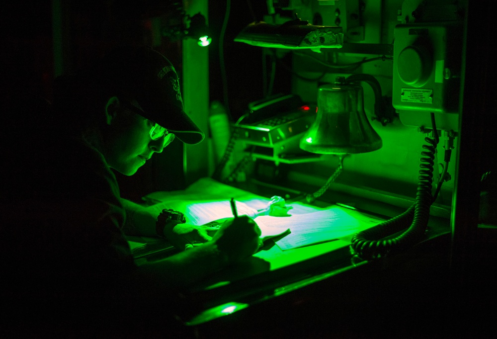 Bridge operations aboard USS Bonhomme Richard