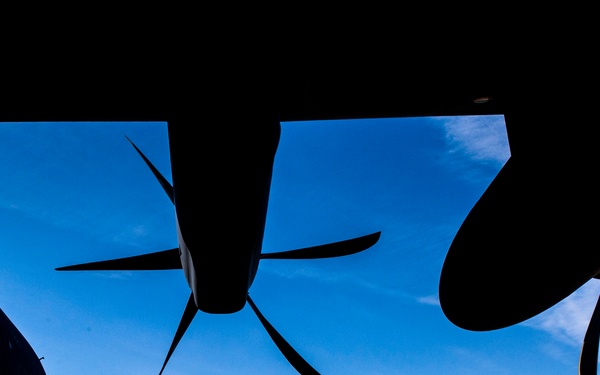 9th SOS pefroms a CDS airdrop and staticline jump with soldirs of 3rd Special Forces Group