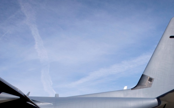 9th SOS pefroms a CDS airdrop and staticline jump with soldirs of 3rd Special Forces Group