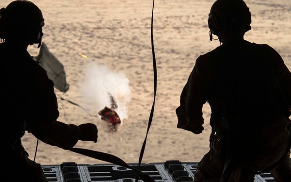 9th SOS pefroms a CDS airdrop and staticline jump with soldirs of 3rd Special Forces Group